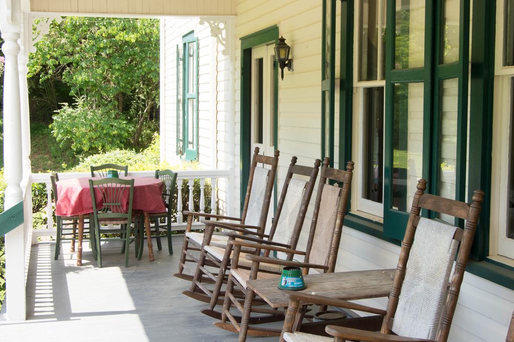 Mountain Rose Inn Woolwine エクステリア 写真