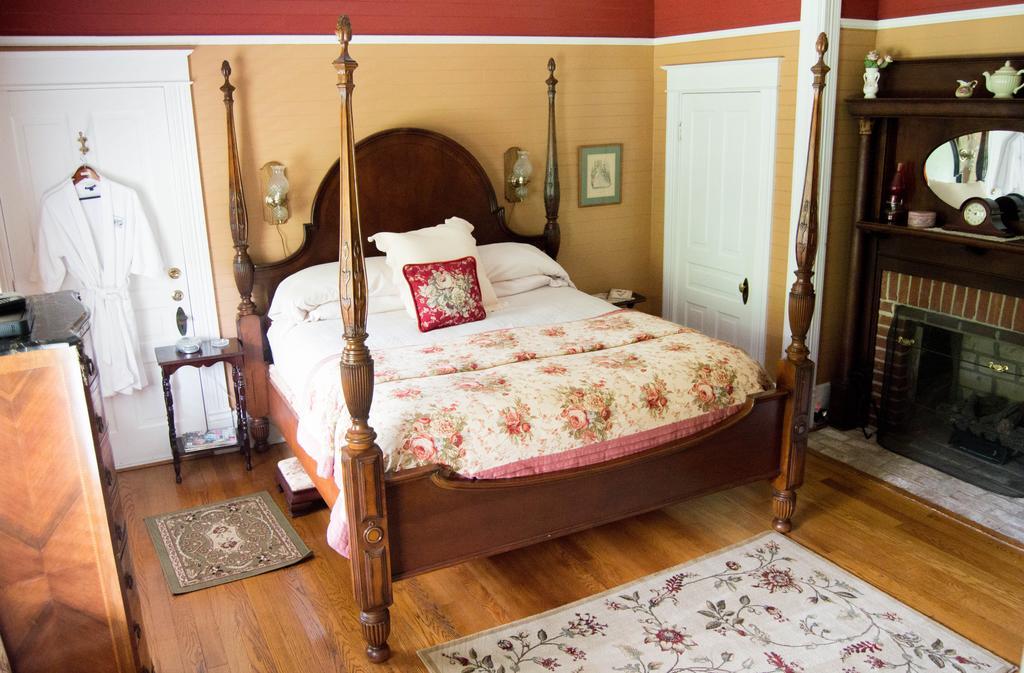 Mountain Rose Inn Woolwine エクステリア 写真