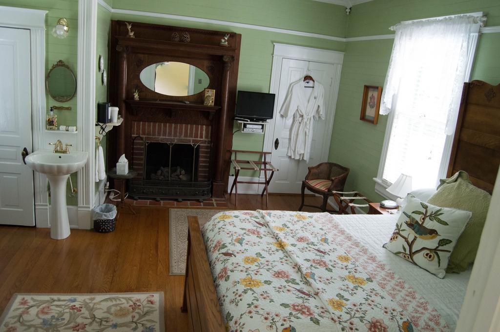 Mountain Rose Inn Woolwine エクステリア 写真