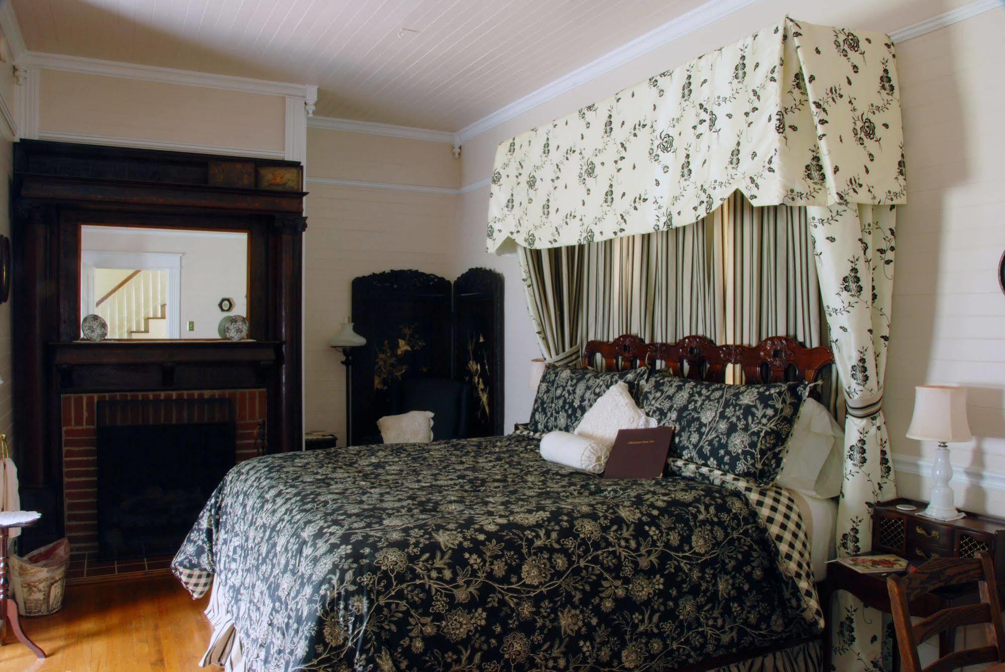 Mountain Rose Inn Woolwine エクステリア 写真